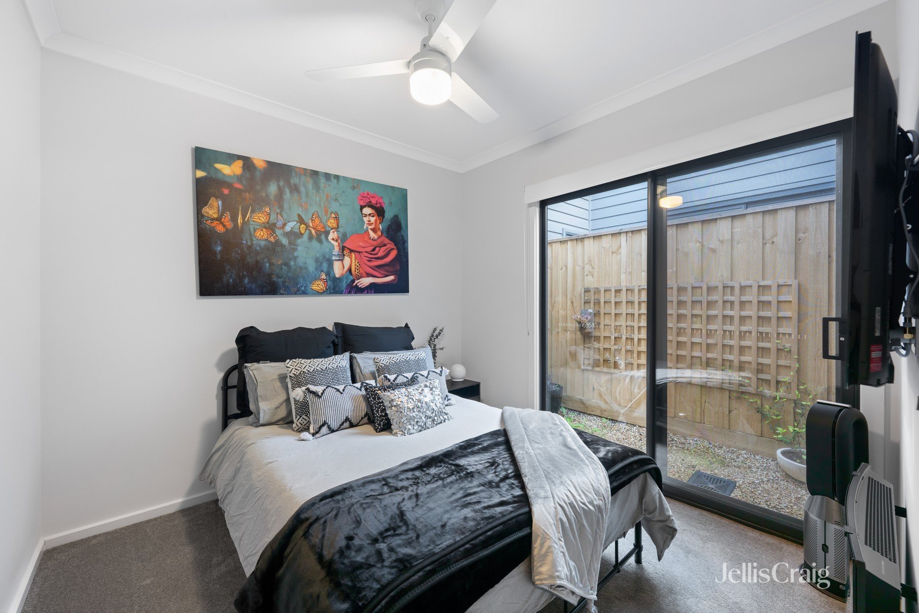 12 Woodhaven Walk, Wollert image 3
