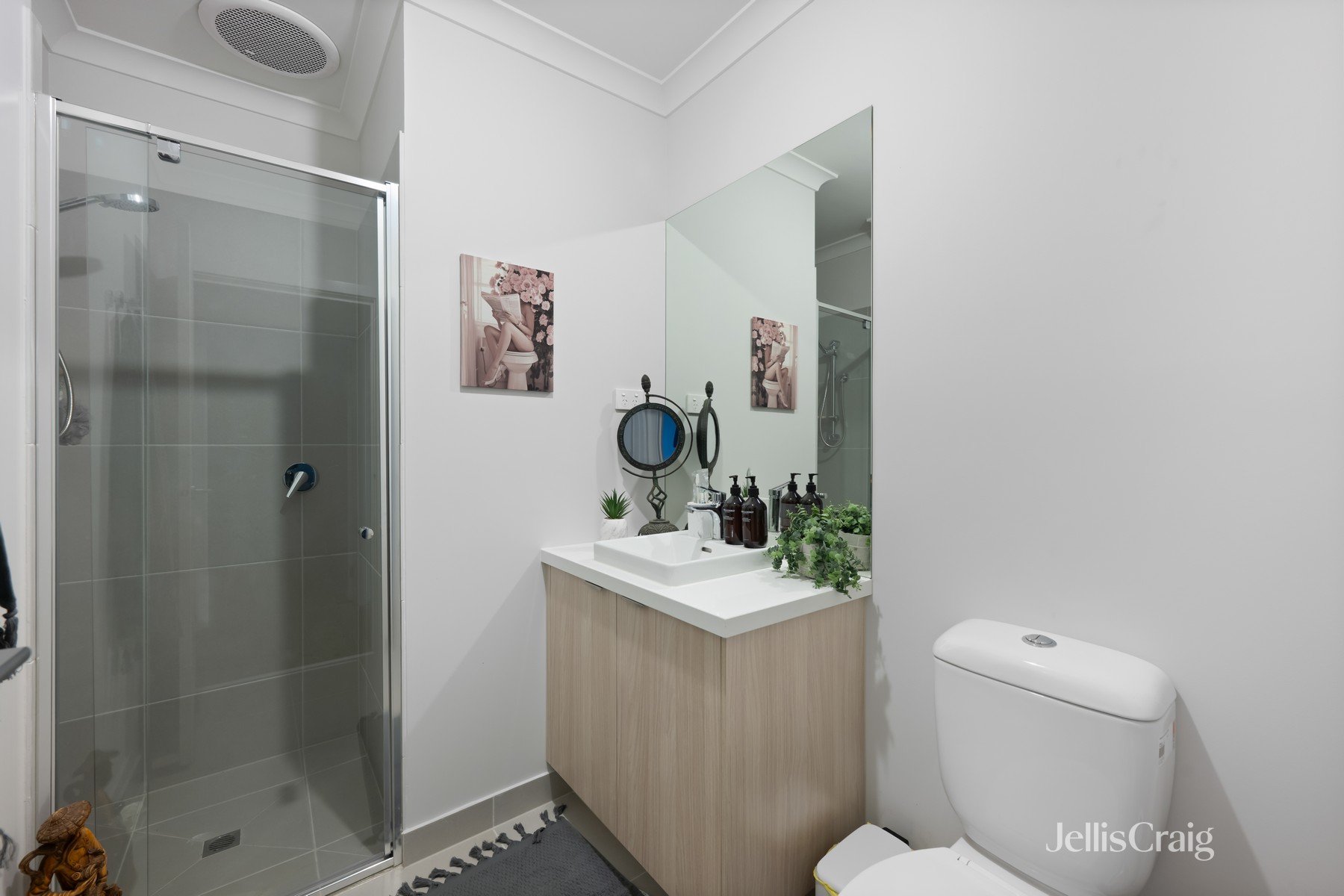 12 Woodhaven Walk, Wollert image 6