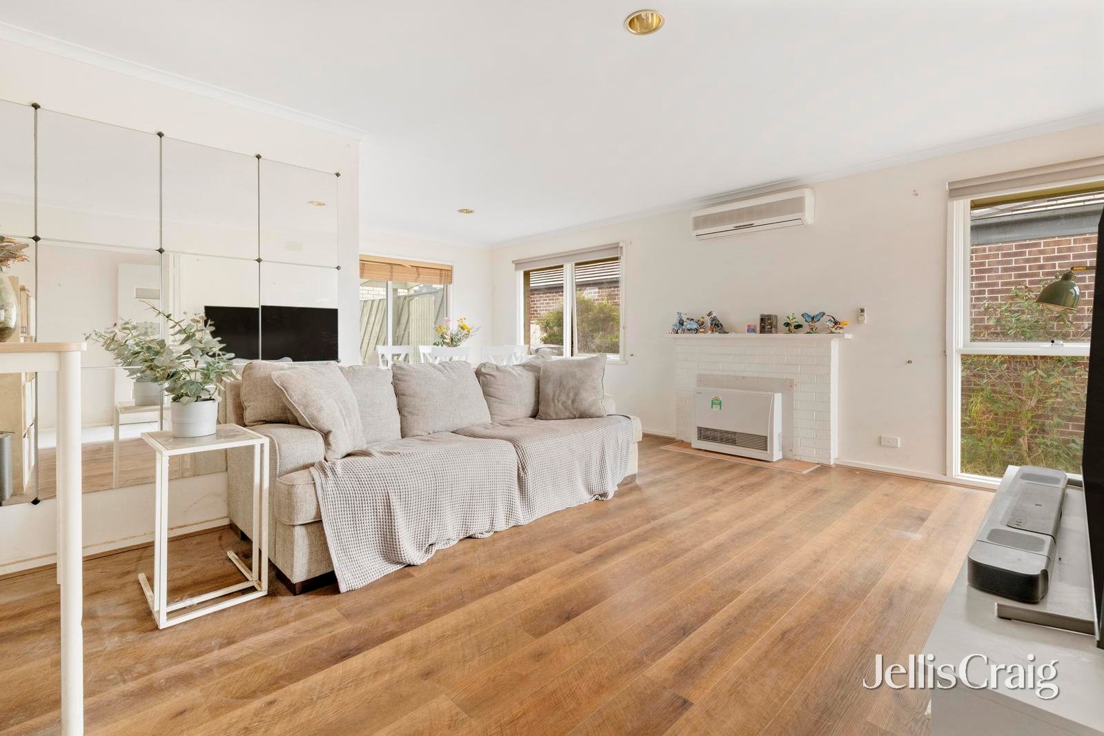 12 Woorite Place, Keilor&nbsp;East image 2