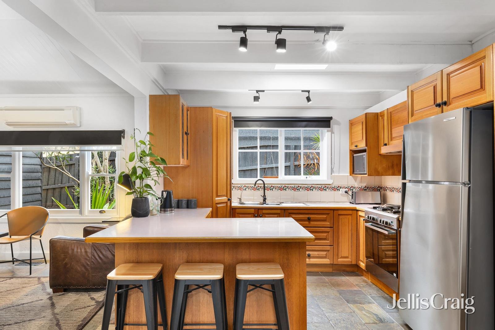 120 & 122 Main Hurstbridge Road, Diamond Creek image 7