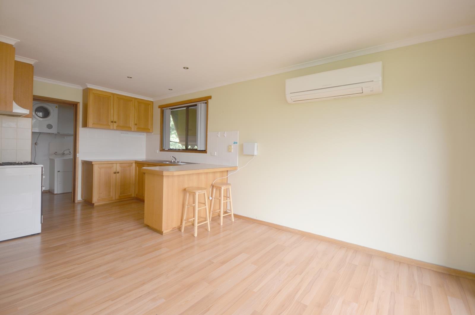 120 Clayton Street, Golden Point image 5