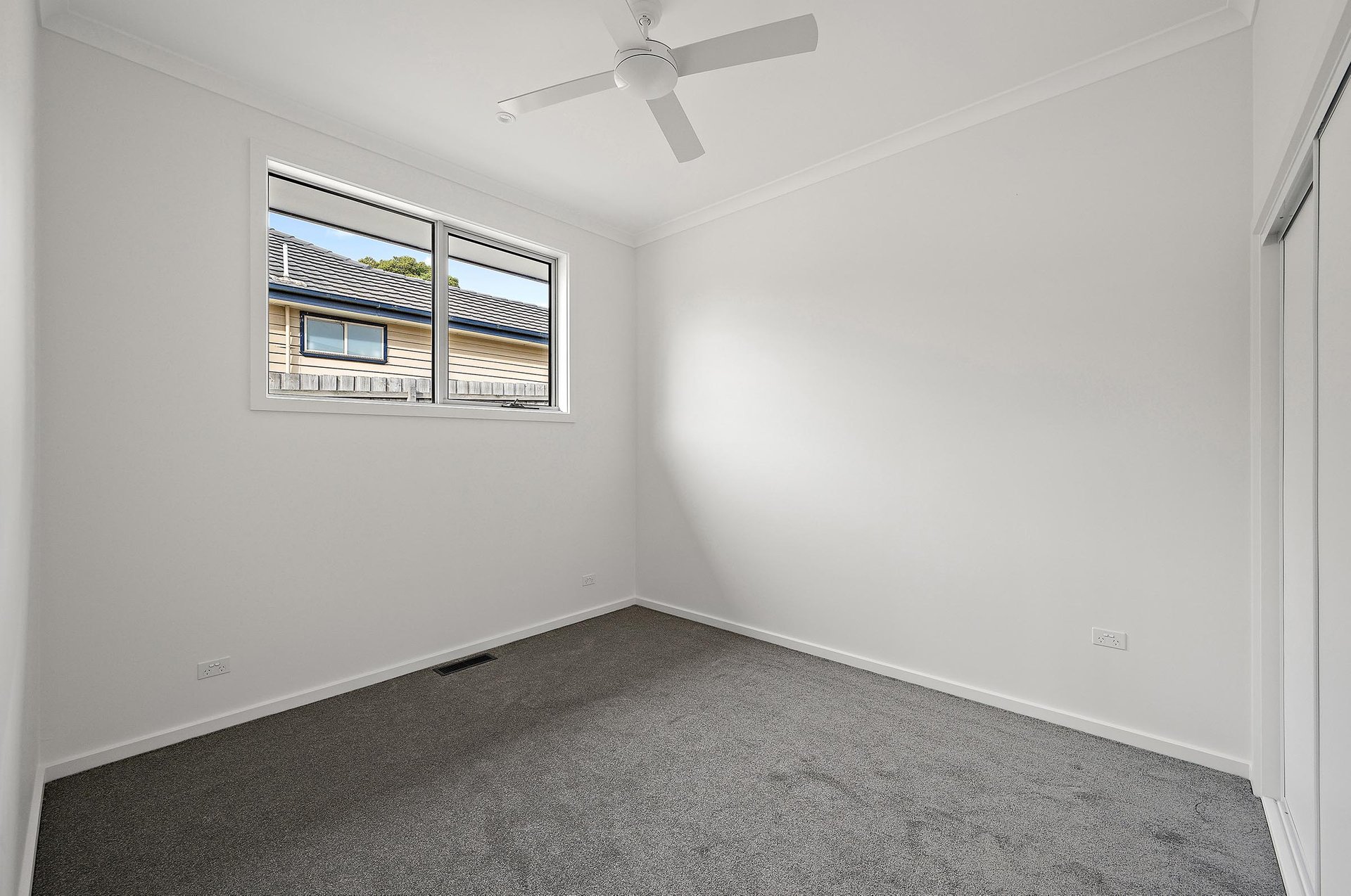 1/20 Diana Street, Croydon image 9