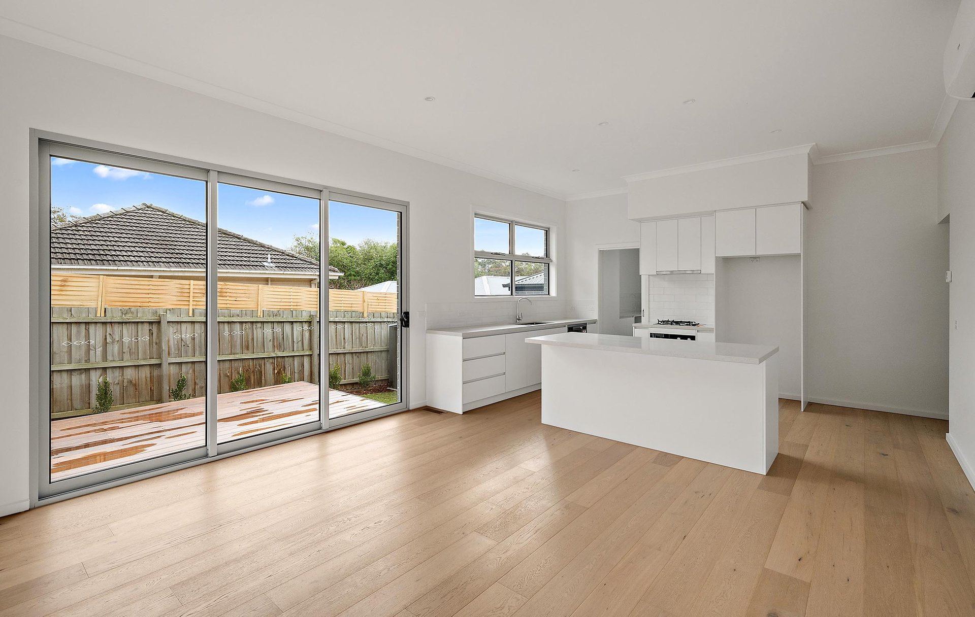 1/20 Diana Street, Croydon image 4