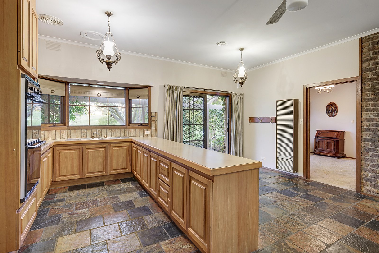 120 Landscape Drive, Doncaster East image 6