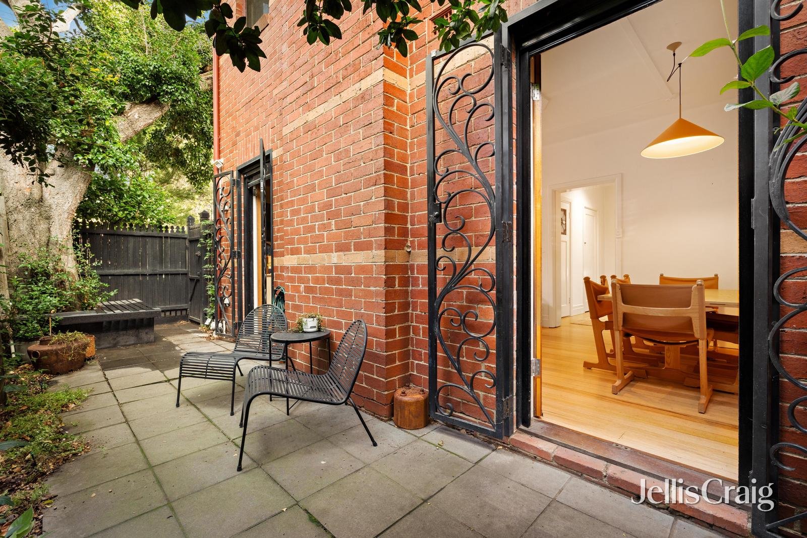 1/20 Loch Street, St Kilda West image 2