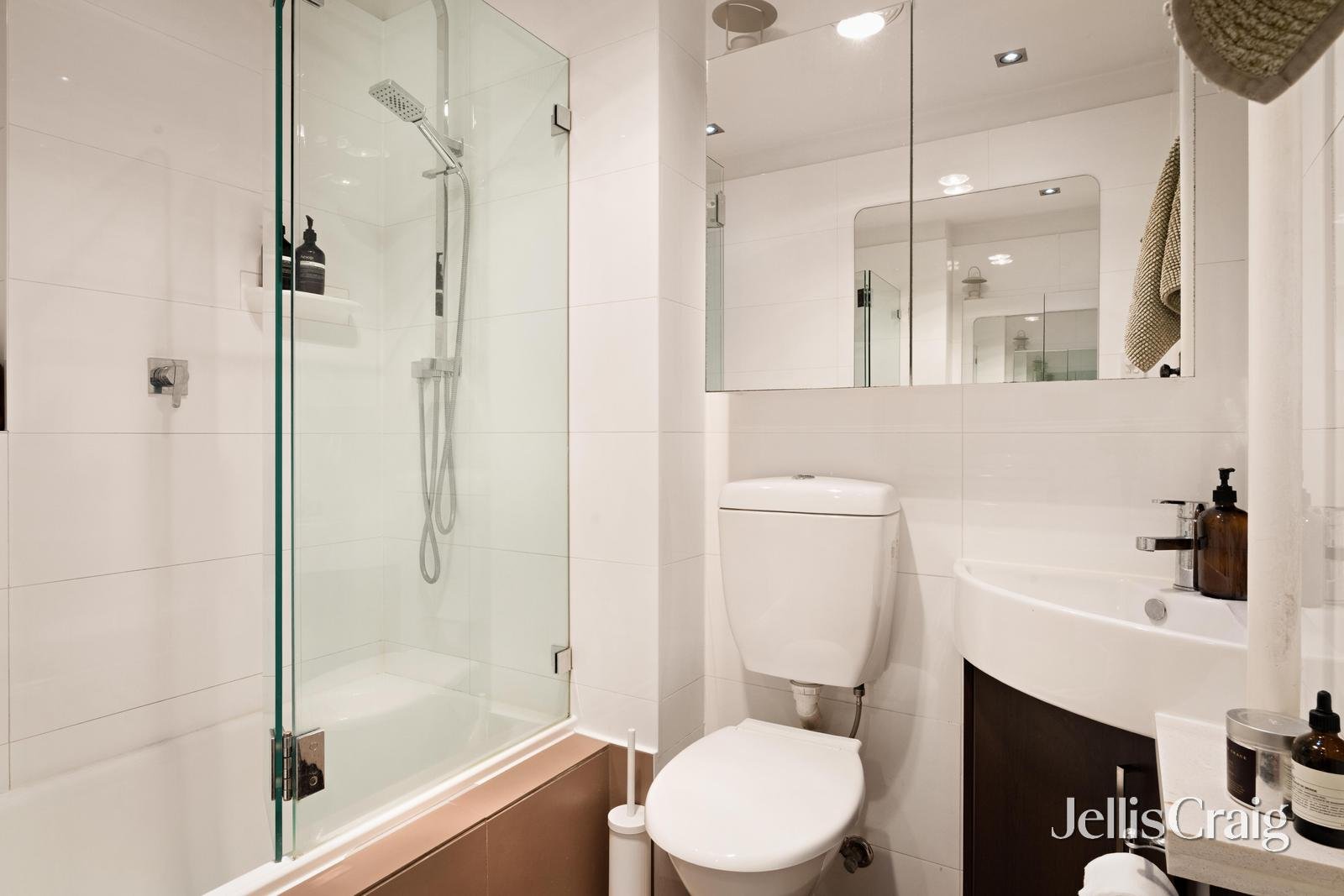 1/20 Loch Street, St Kilda West image 7