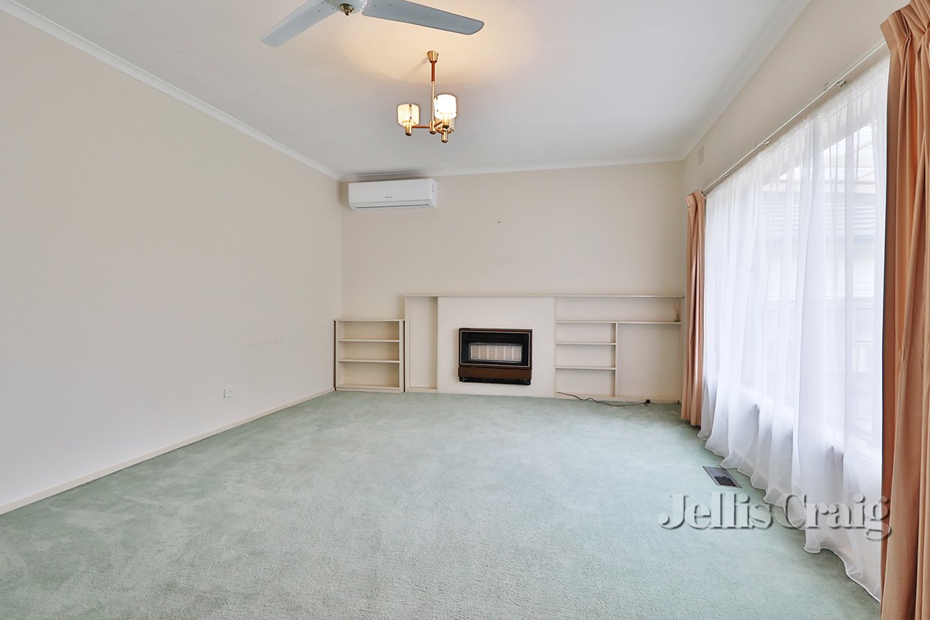 1/20 Maidstone Street, Ringwood image 2