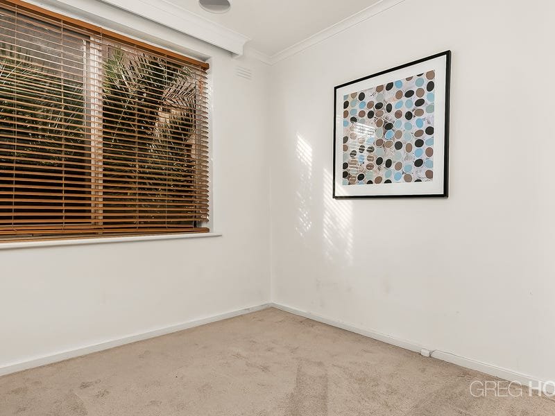 1/20 Marine Parade, St Kilda image 7