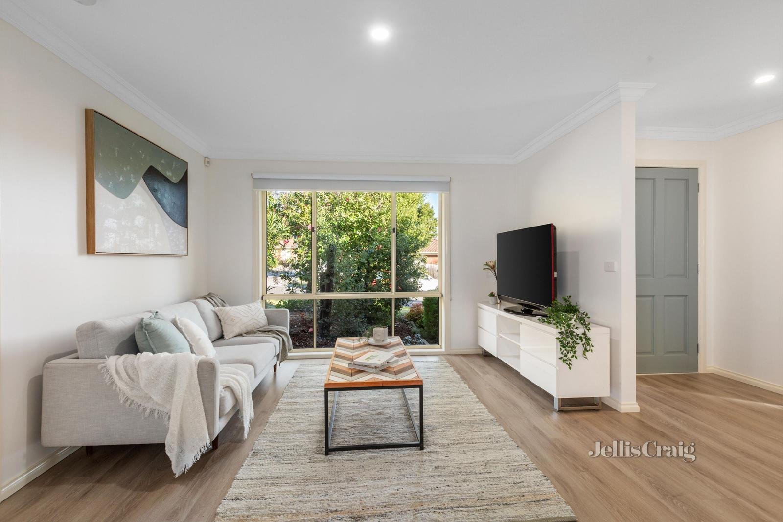 1/20 Meadow Crescent, Mount Waverley image 2