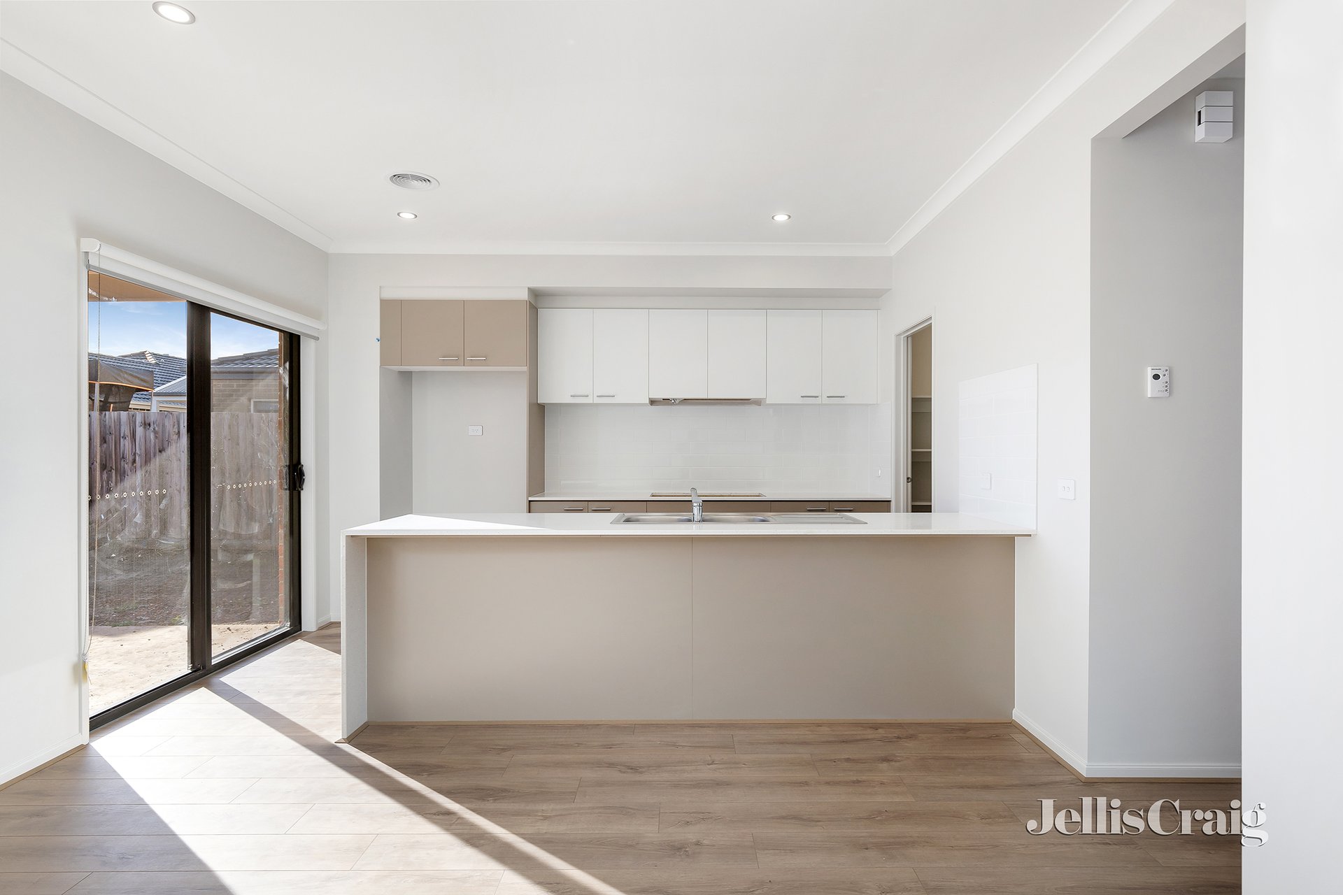 120 Oakbank Boulevard, Whittlesea image 2