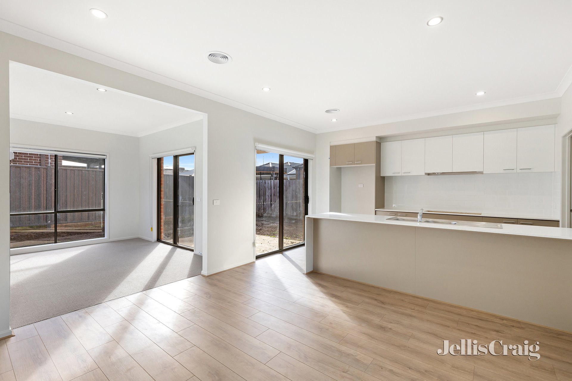 120 Oakbank Boulevard, Whittlesea image 4