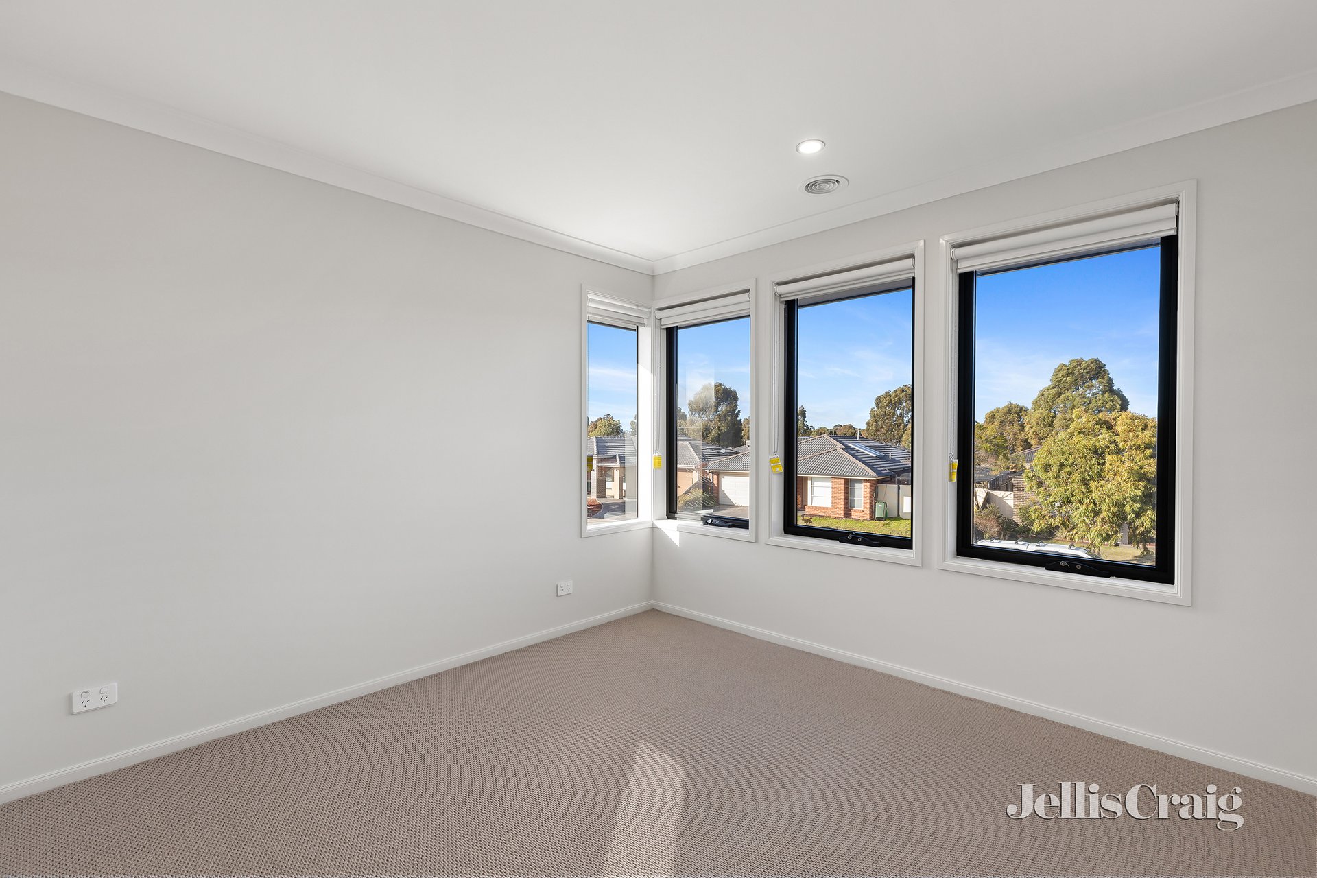 120 Oakbank Boulevard, Whittlesea image 6