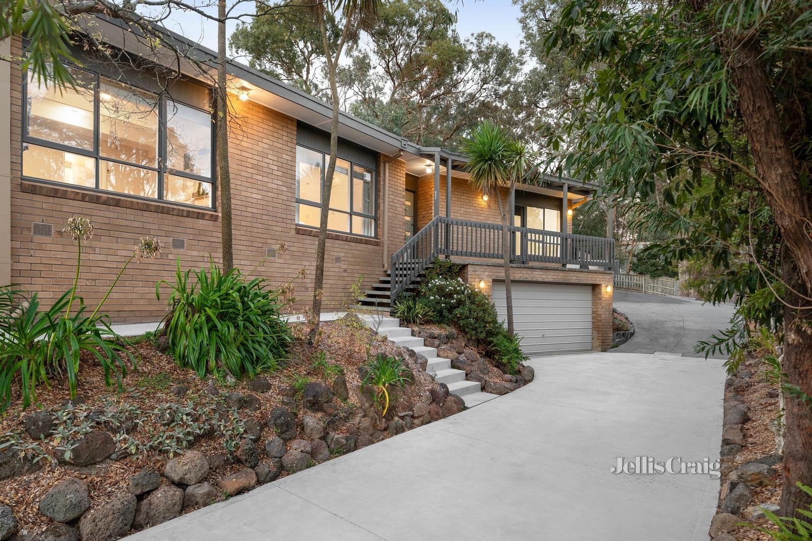1/20 Porter Street, Briar Hill image 1