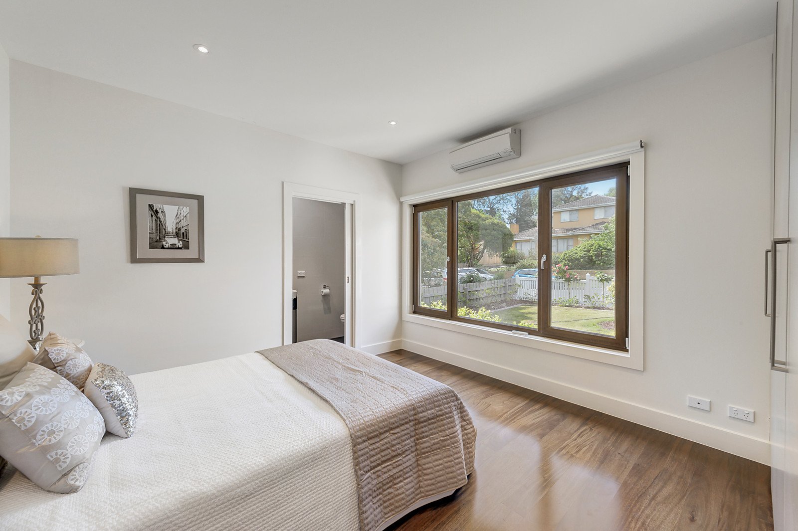 1/20 Sweetland Road, Box Hill image 6