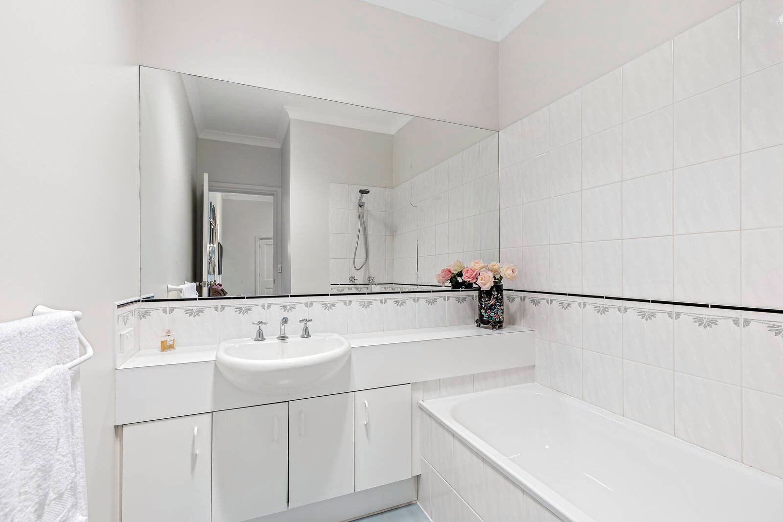 Property Gallery Thumbnail 6