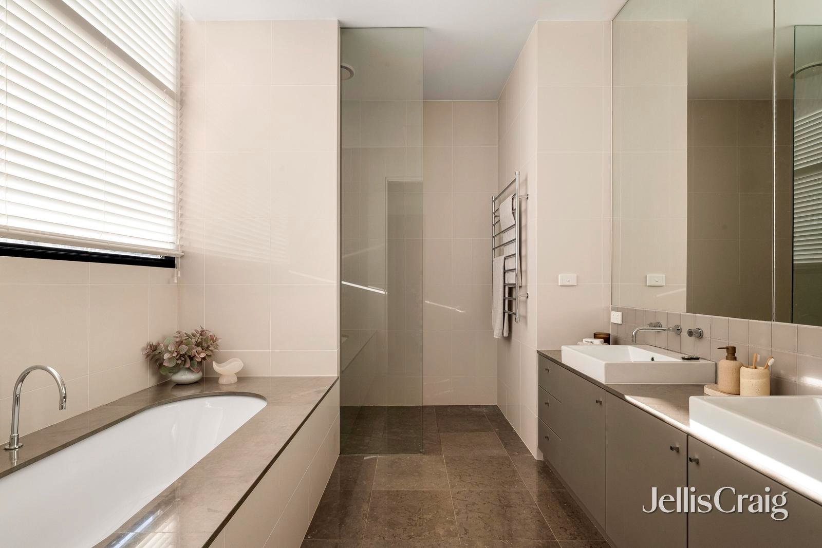 1201/225 Elizabeth Street, Melbourne image 11