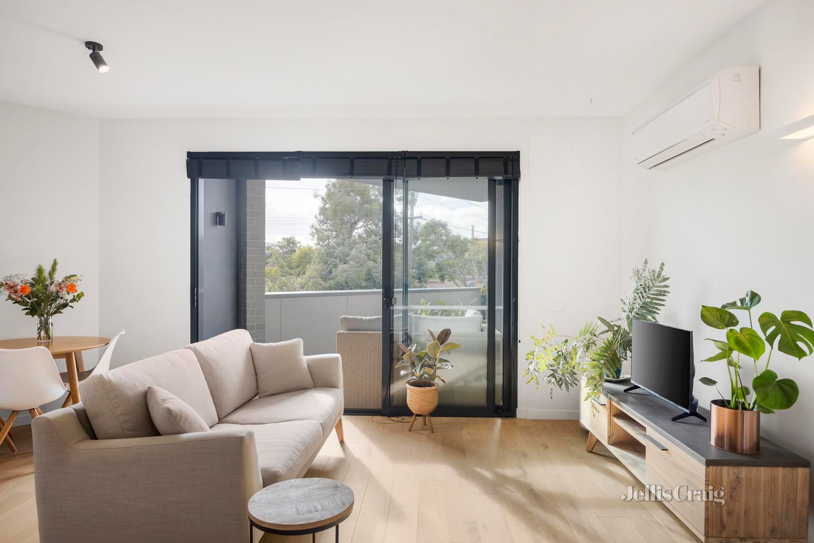 120/190 Ferguson Street, Williamstown image 4