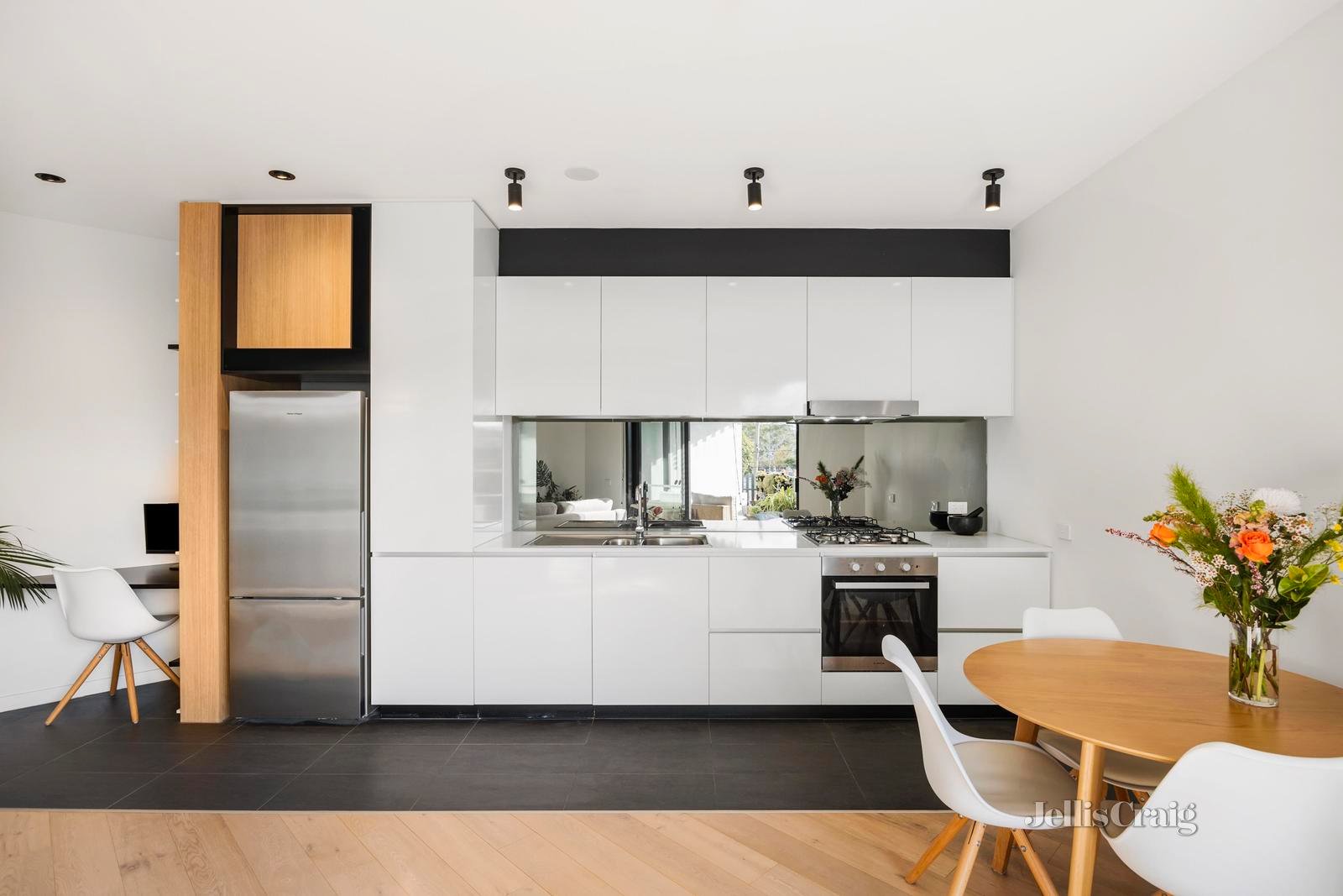 120/190 Ferguson Street, Williamstown image 6