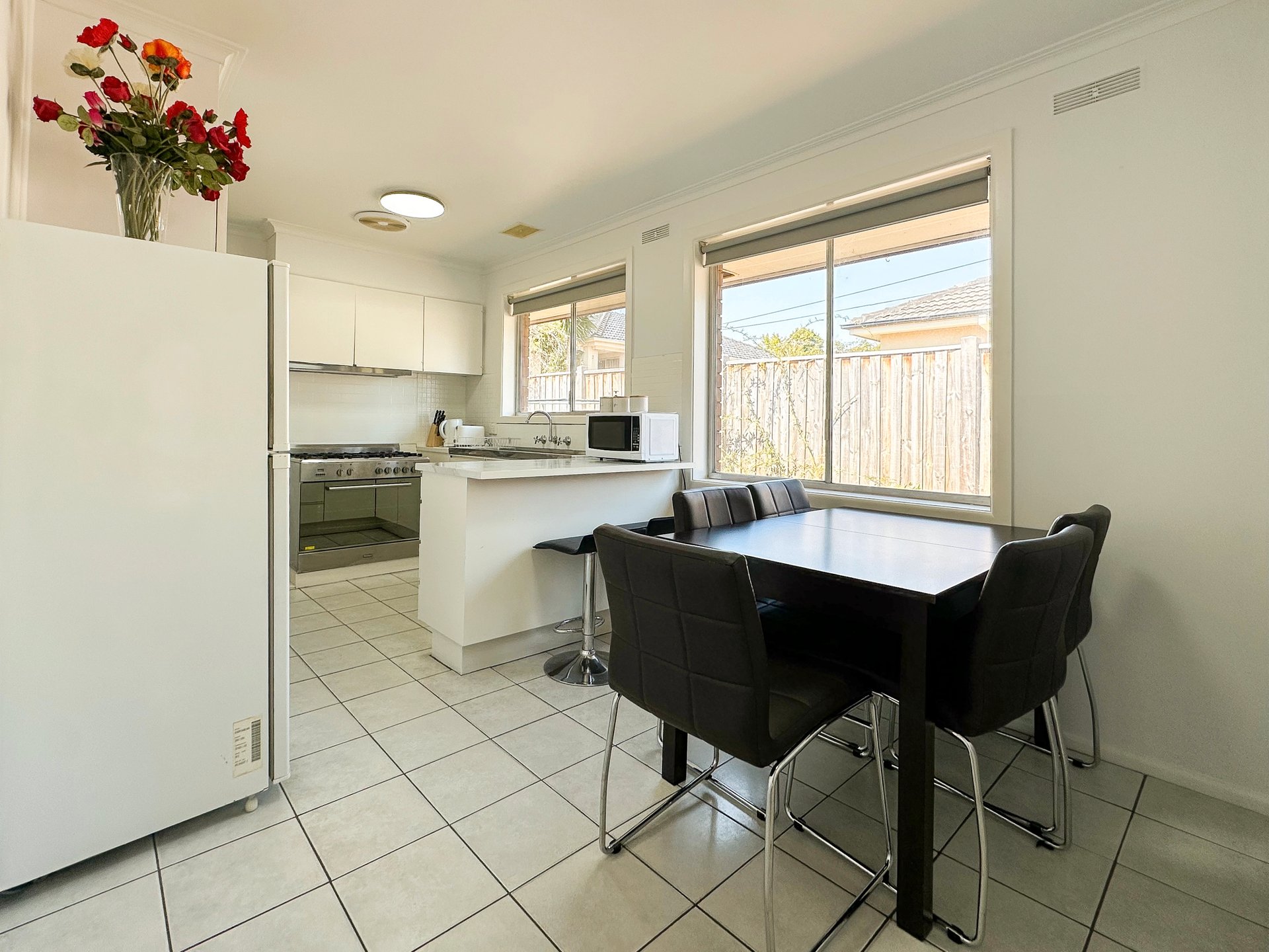 1/204 Gallaghers Road, Glen Waverley image 3