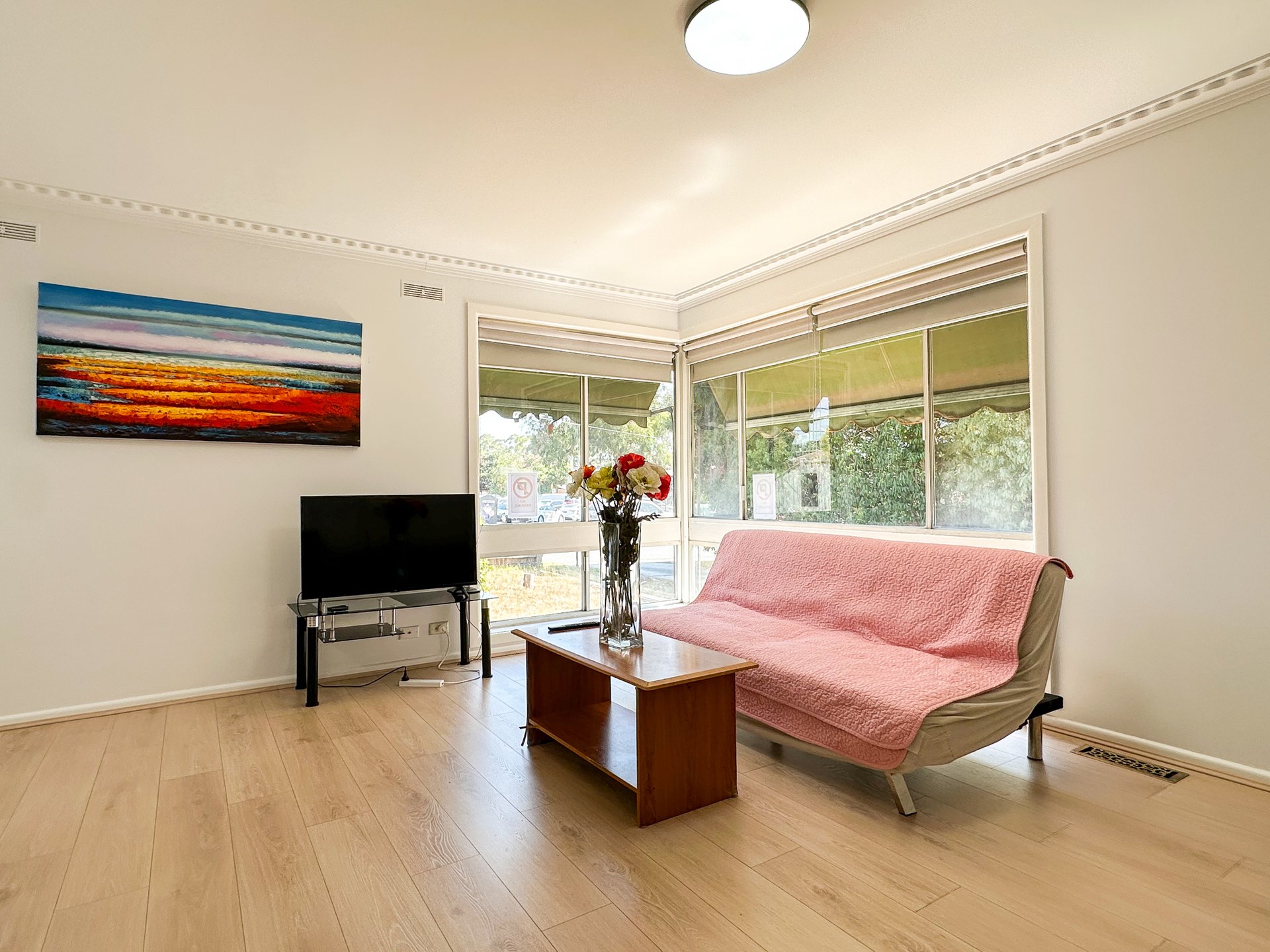 1/204 Gallaghers Road, Glen Waverley image 2