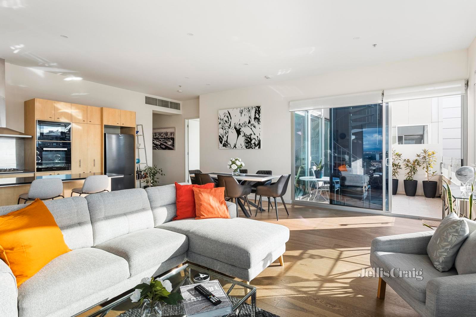 1204/166 Wellington Parade, East Melbourne image 2