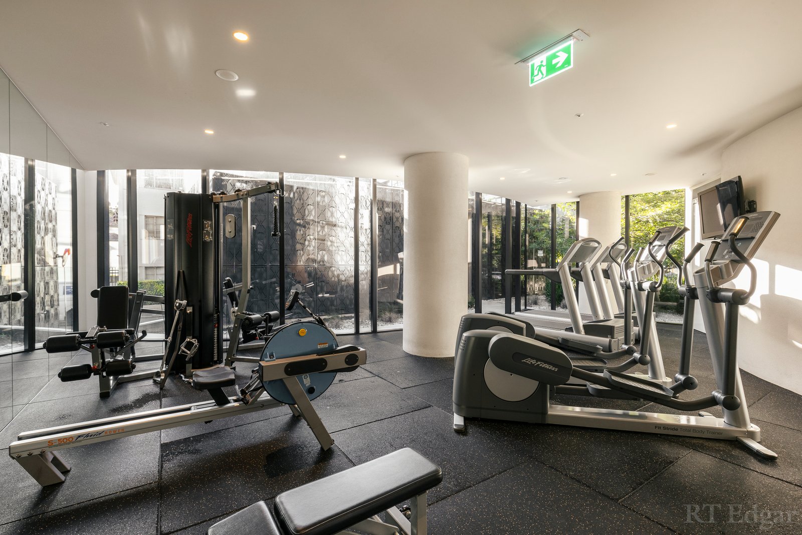 Property Gallery Thumbnail 14