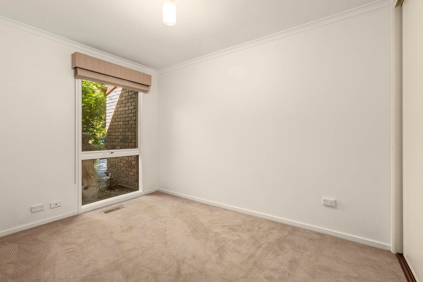 Property Gallery Thumbnail 5