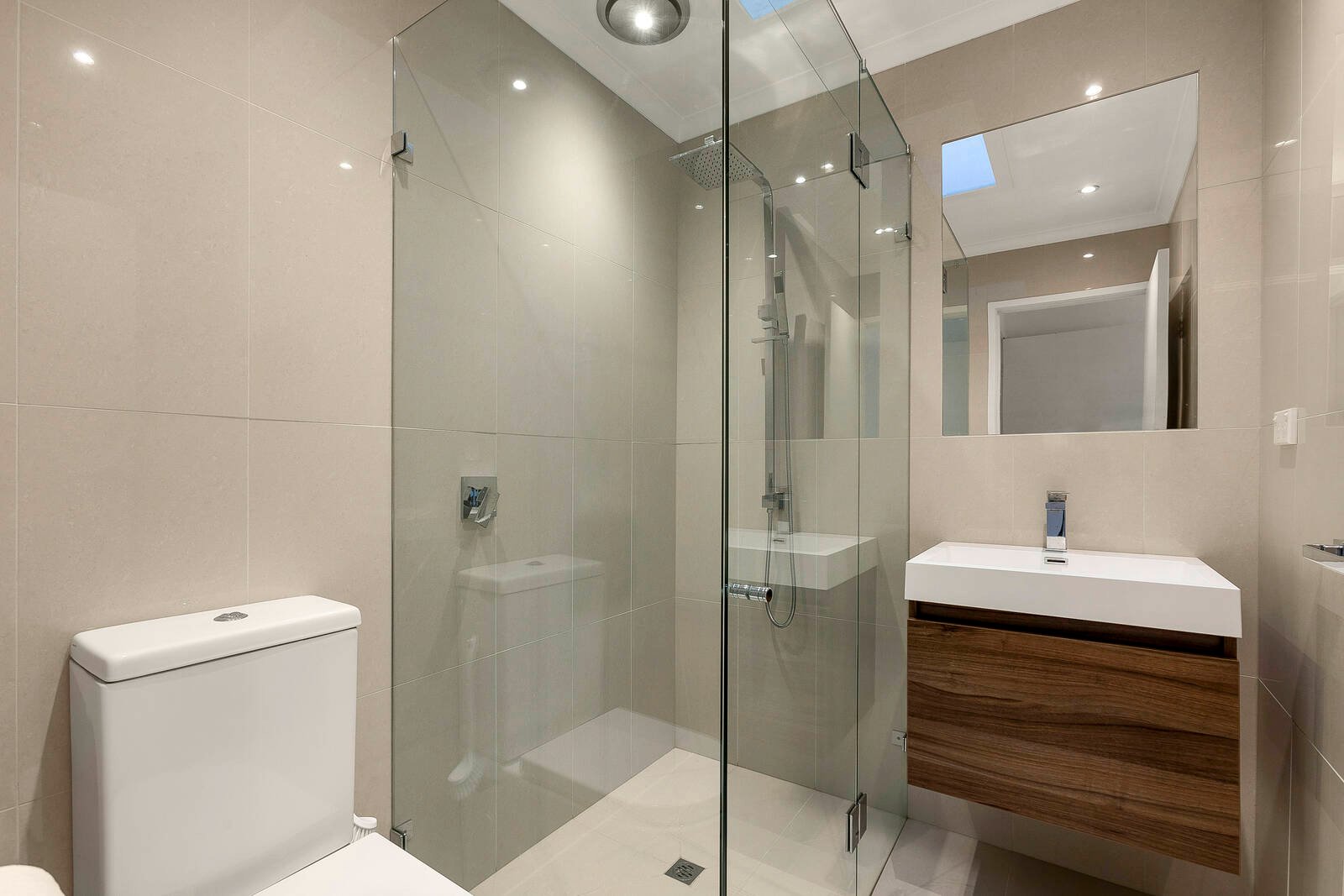 Property Gallery Thumbnail 6