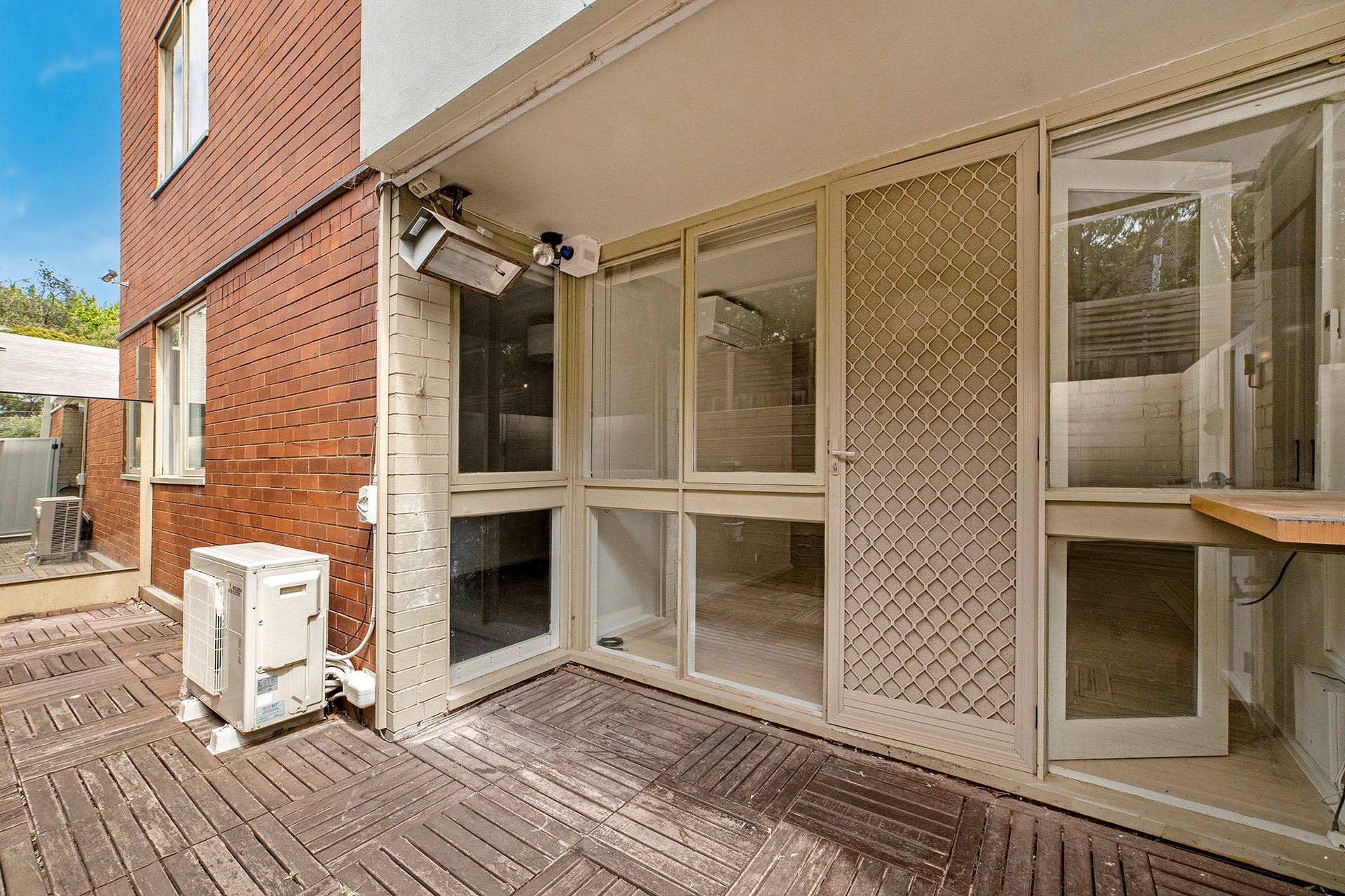 1 / 207 Canterbury Road St Kilda West