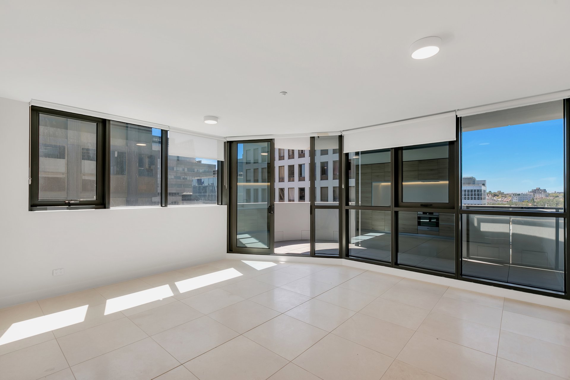 1207 / 12 Queens Rd  Melbourne