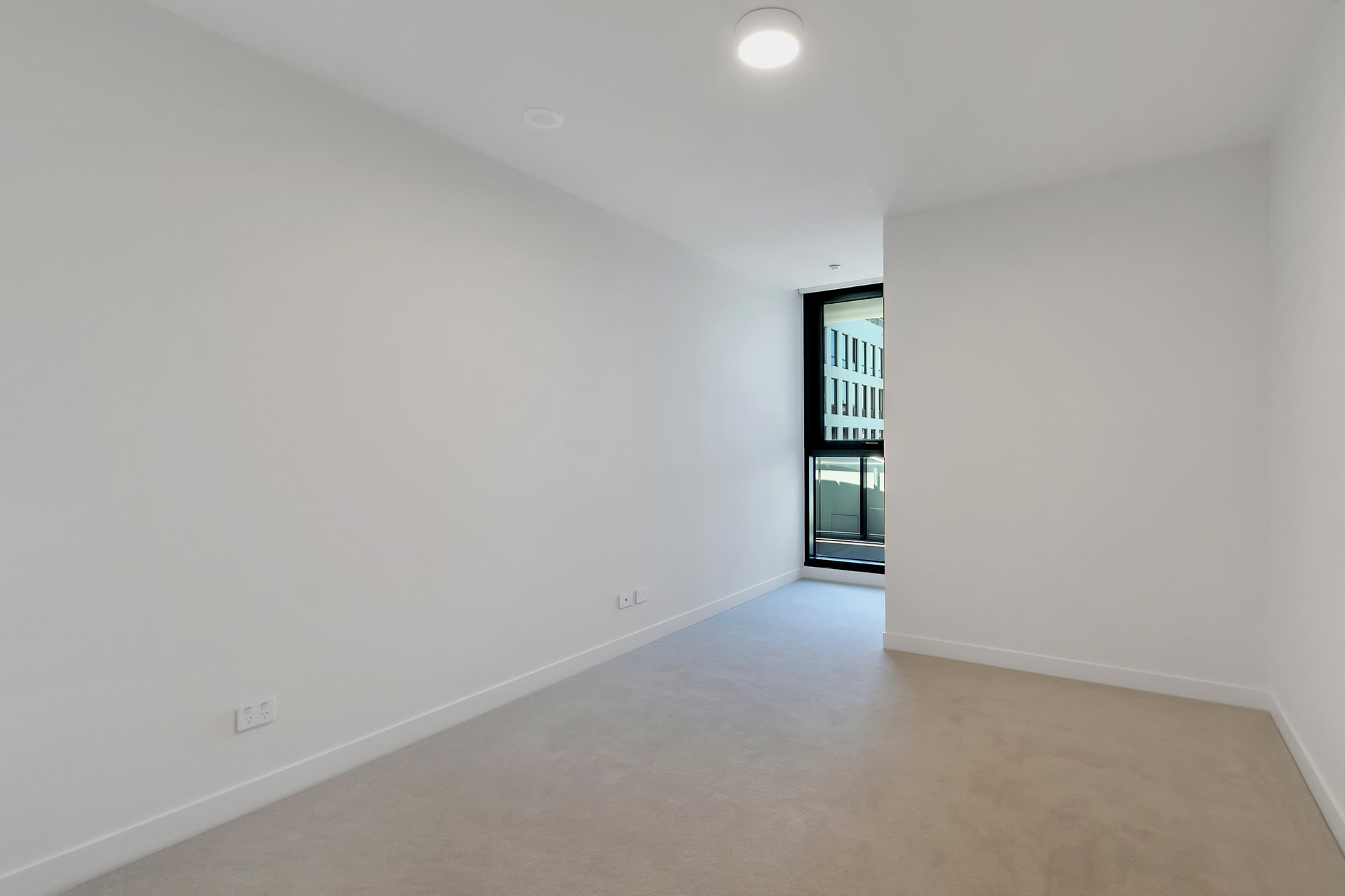 1207 / 12 Queens Rd  Melbourne