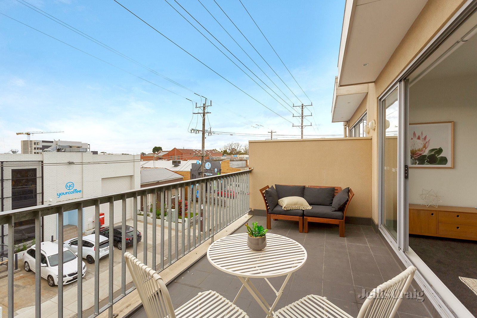 1/208 Albion Street, Brunswick image 2