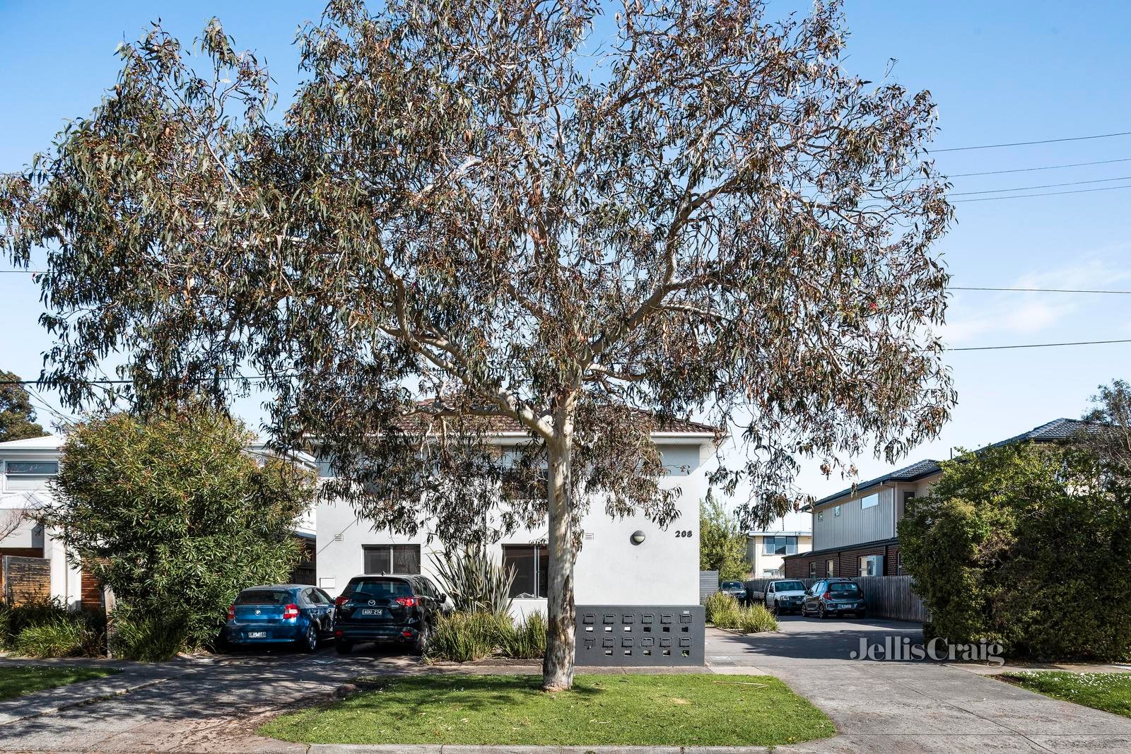 1/208 Gillies Street, Fairfield image 1