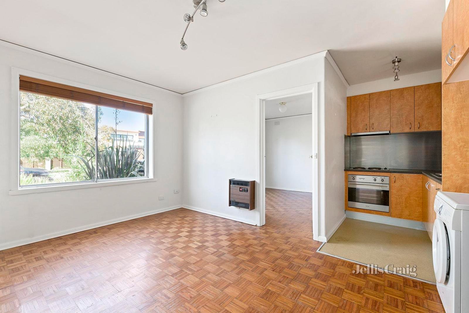 1/208 Gillies Street, Fairfield image 2