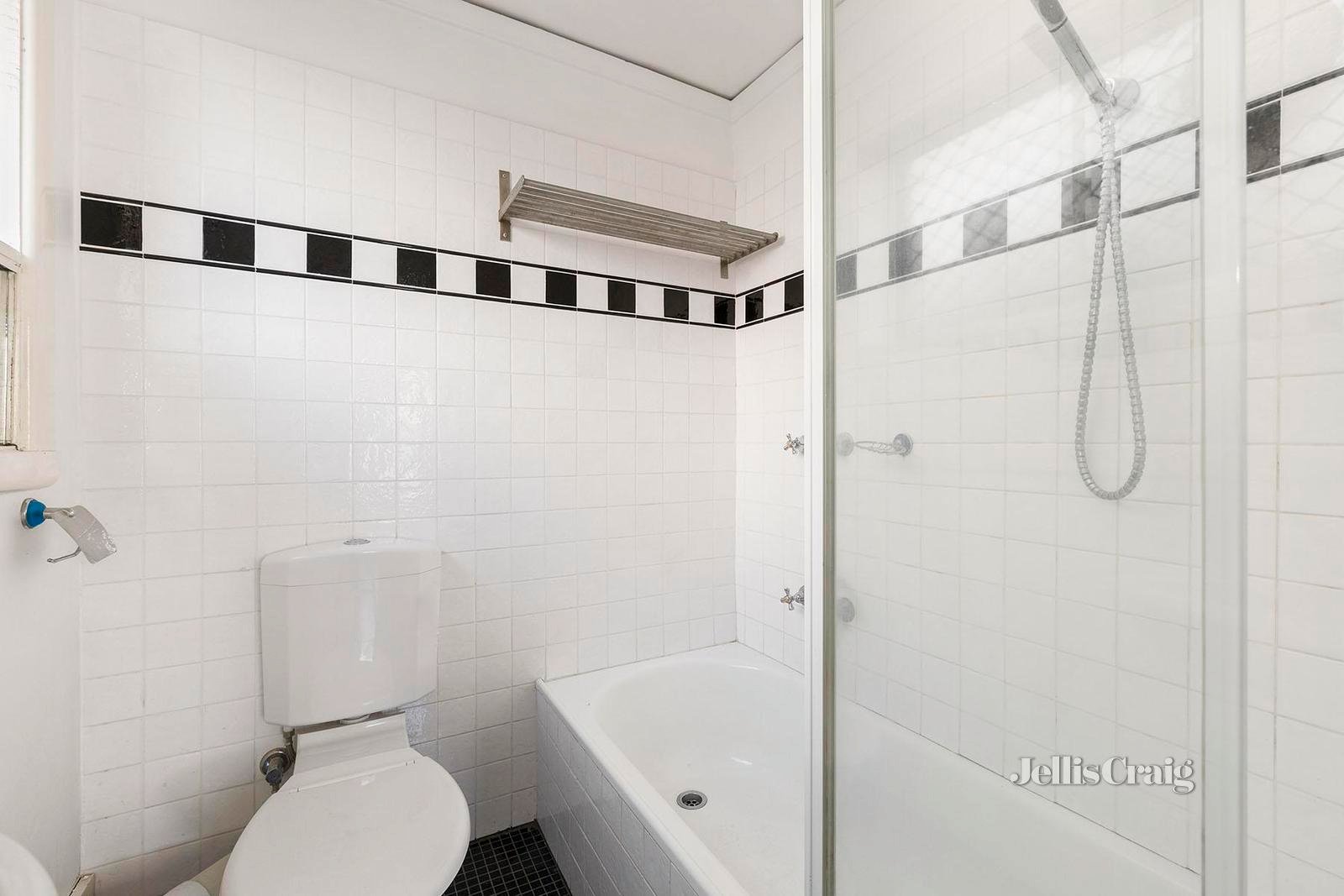 1/208 Gillies Street, Fairfield image 5