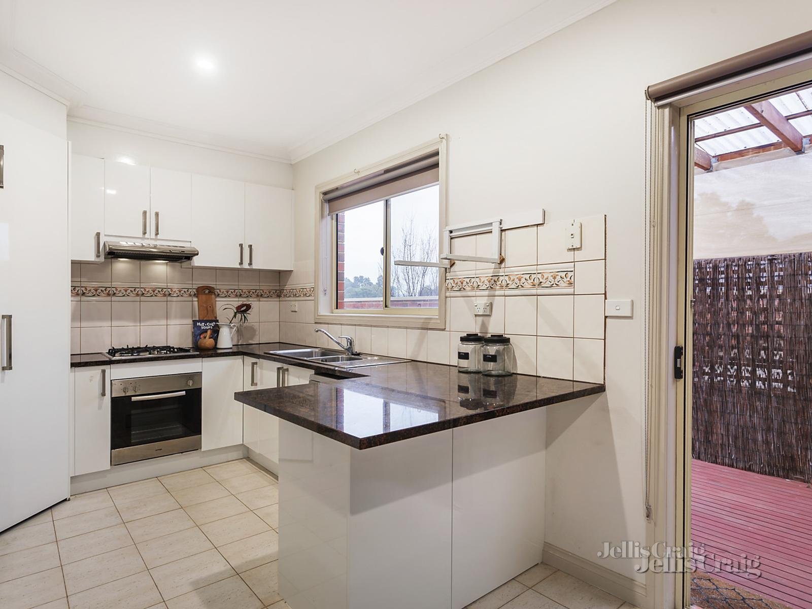 1/21 Beaconsfield Road, Briar Hill image 6