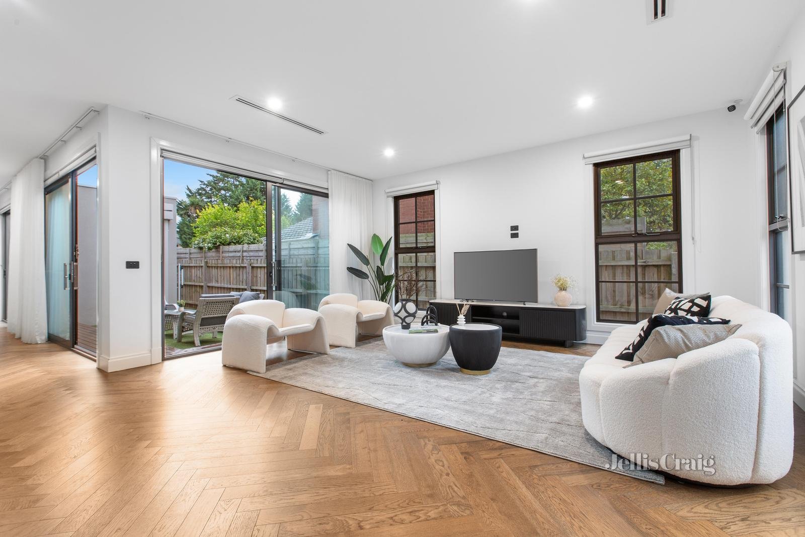 1/21 Blue Hills Avenue, Mount Waverley image 3