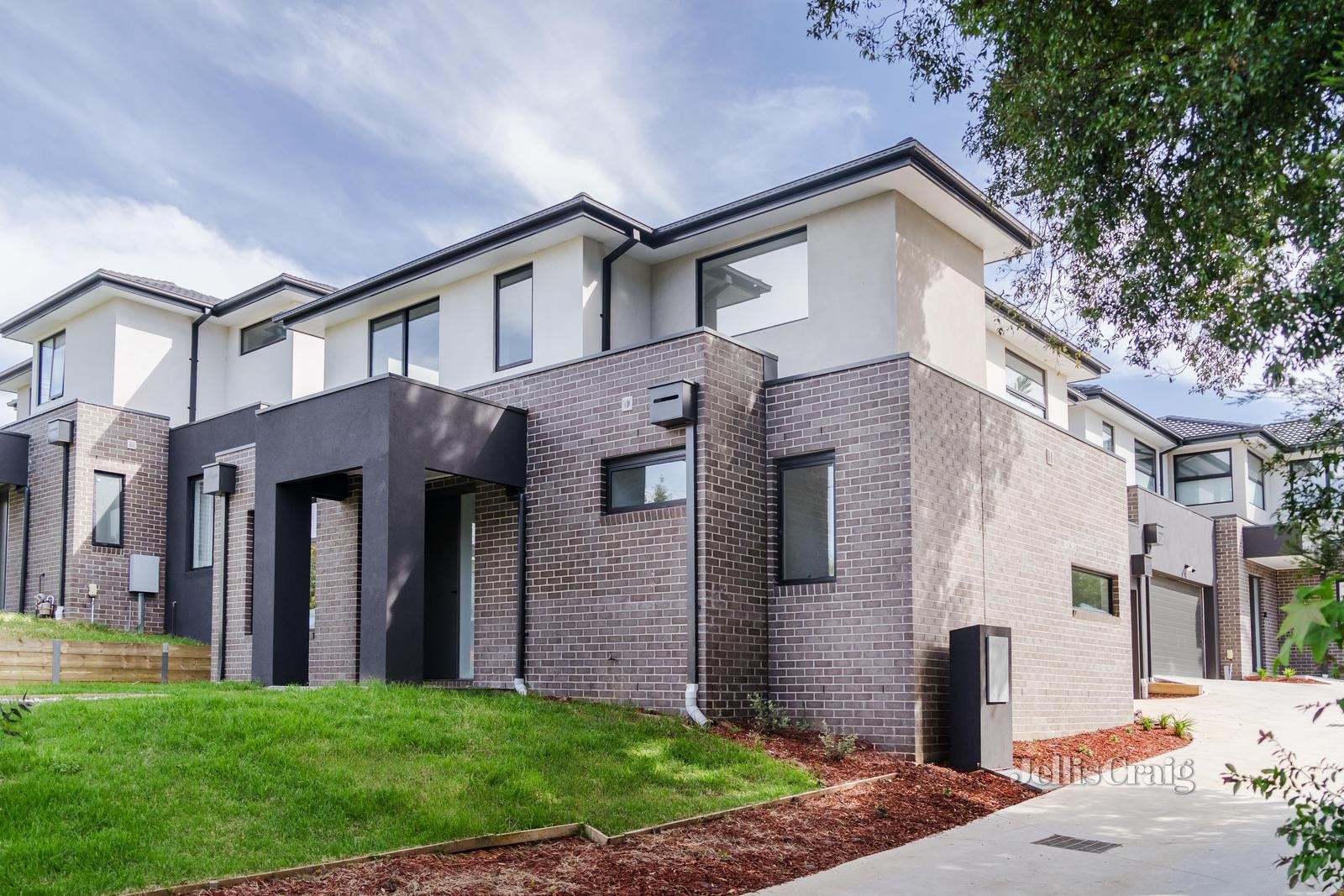 1/21 Bowman Street, Mount Waverley image 2