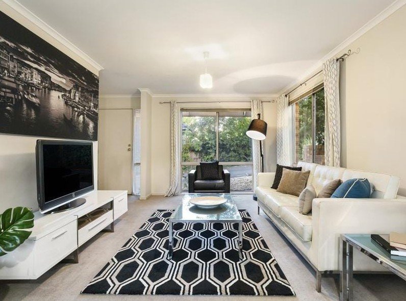 1/21 Broad St, Greensborough image 2