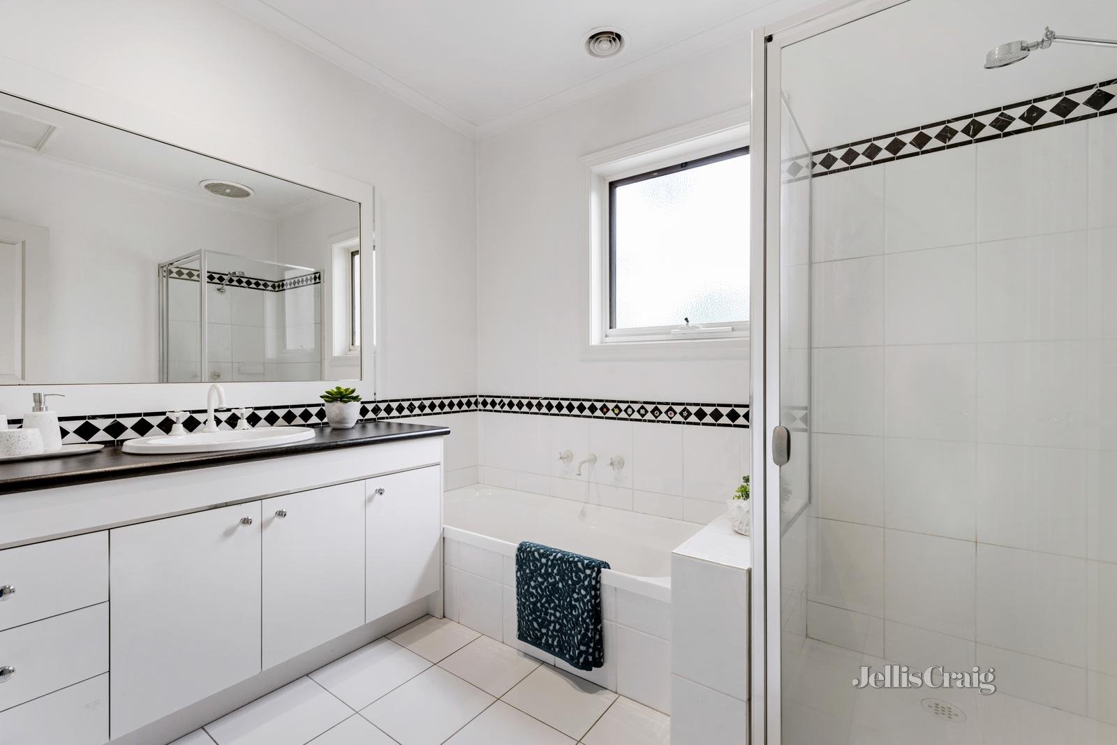 1/21 Burnett Street, Mitcham image 4