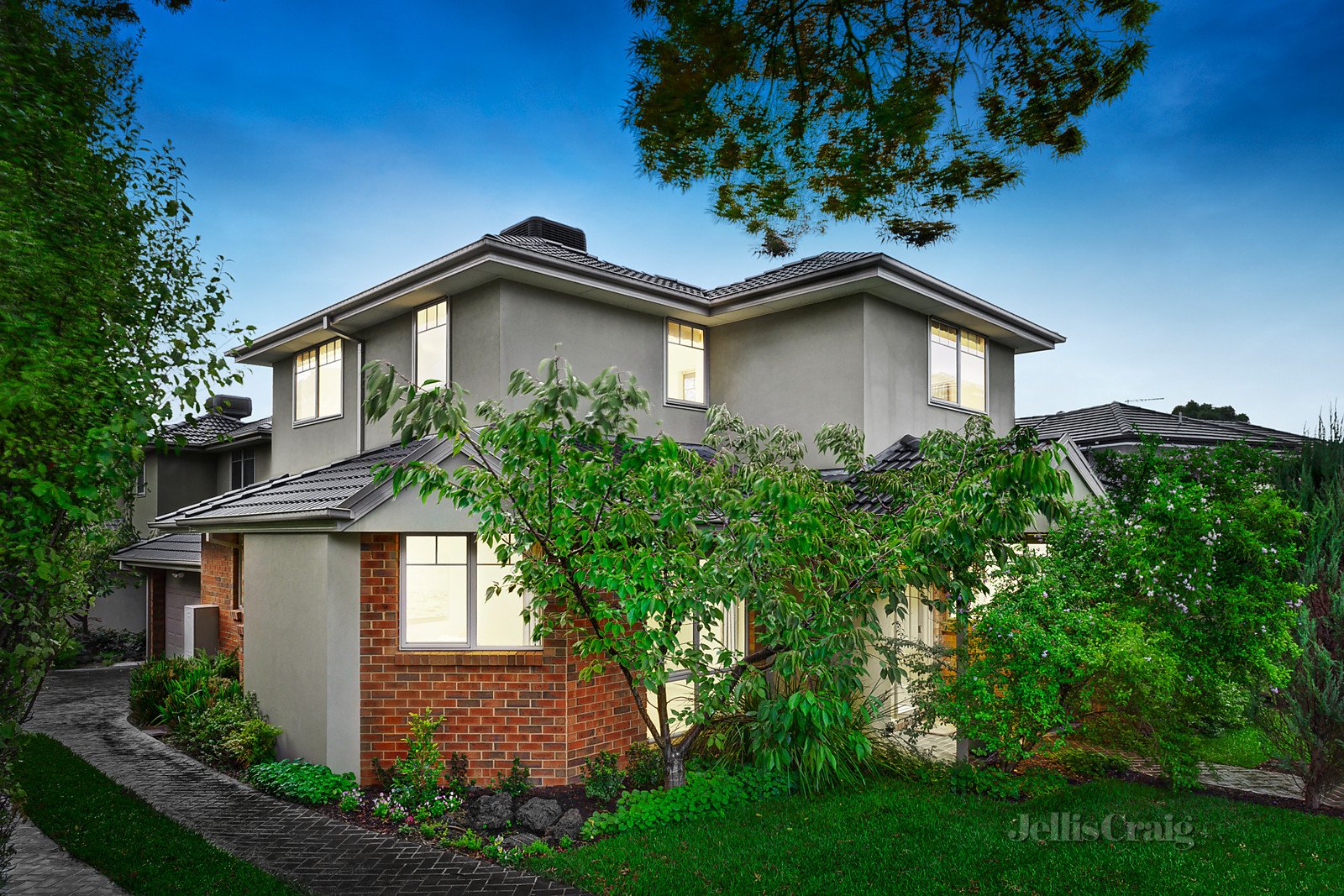 1/21 Cheviot Road, Mount Waverley image 1