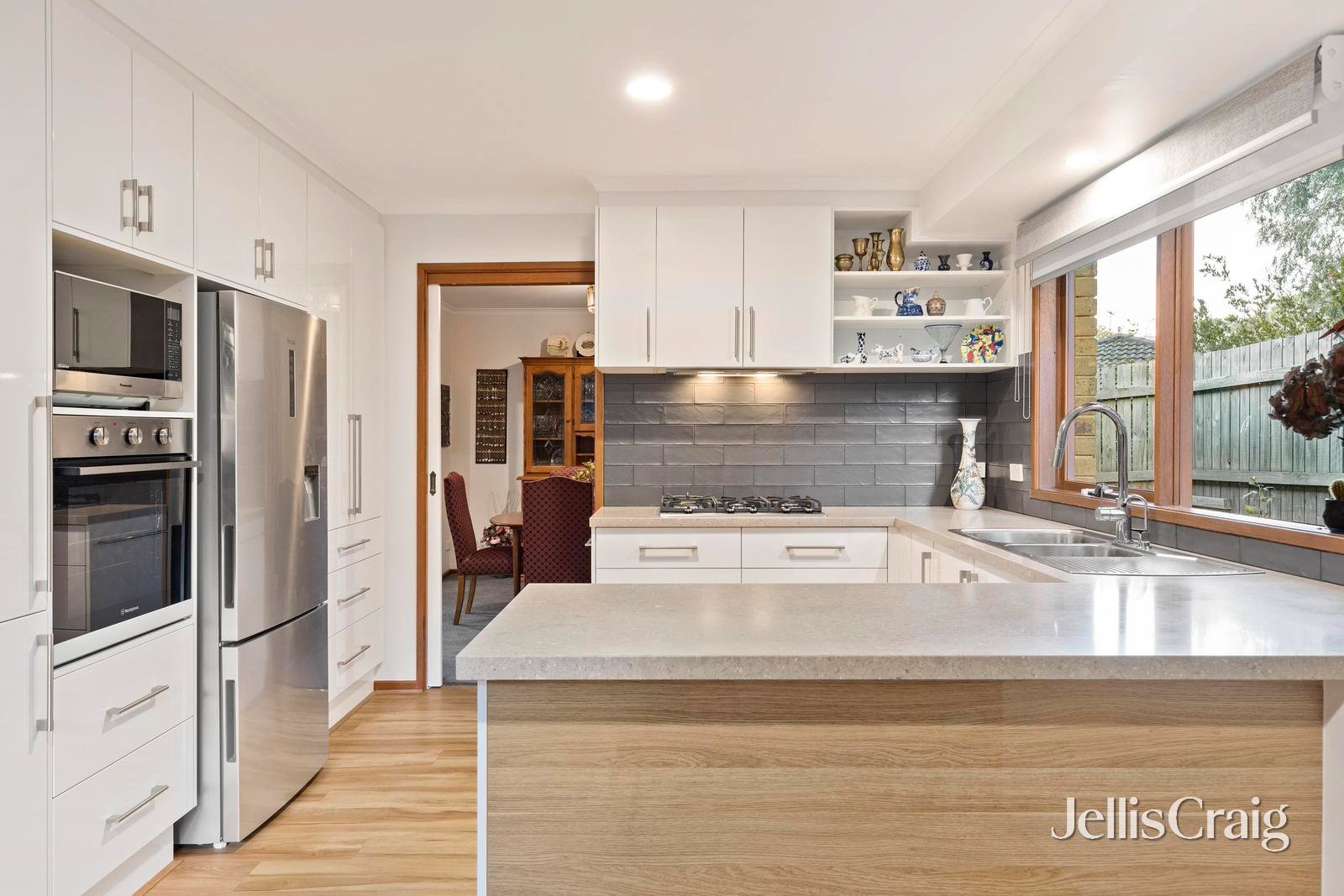 1/21 Cobham Road, Mitcham image 2