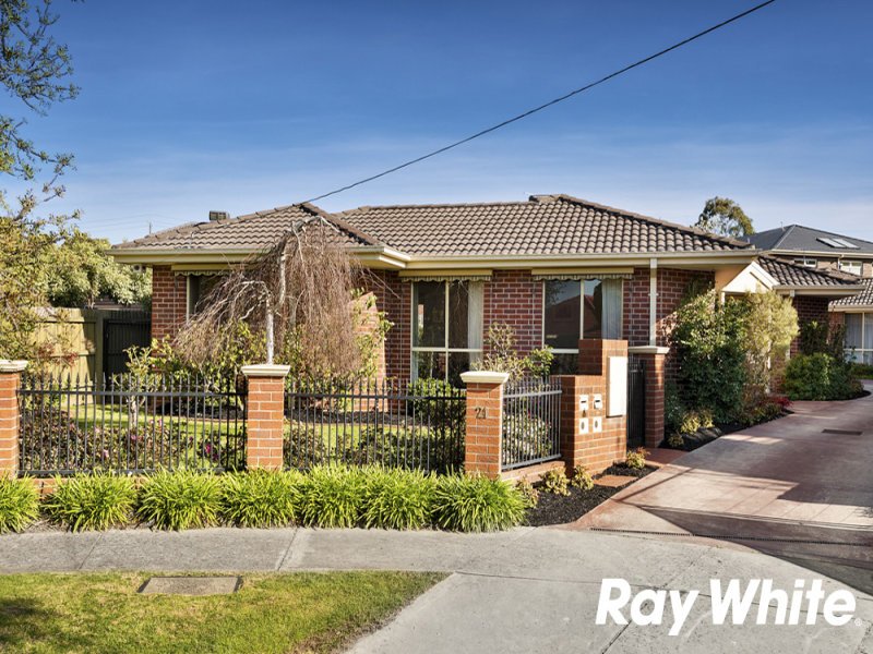 1/21 Fernhurst Drive, Glen Waverley image 1