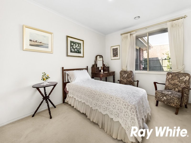 1/21 Fernhurst Drive, Glen Waverley image 7
