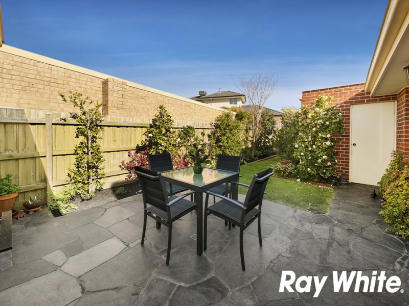 1/21 Fernhurst Drive, Glen Waverley image 10