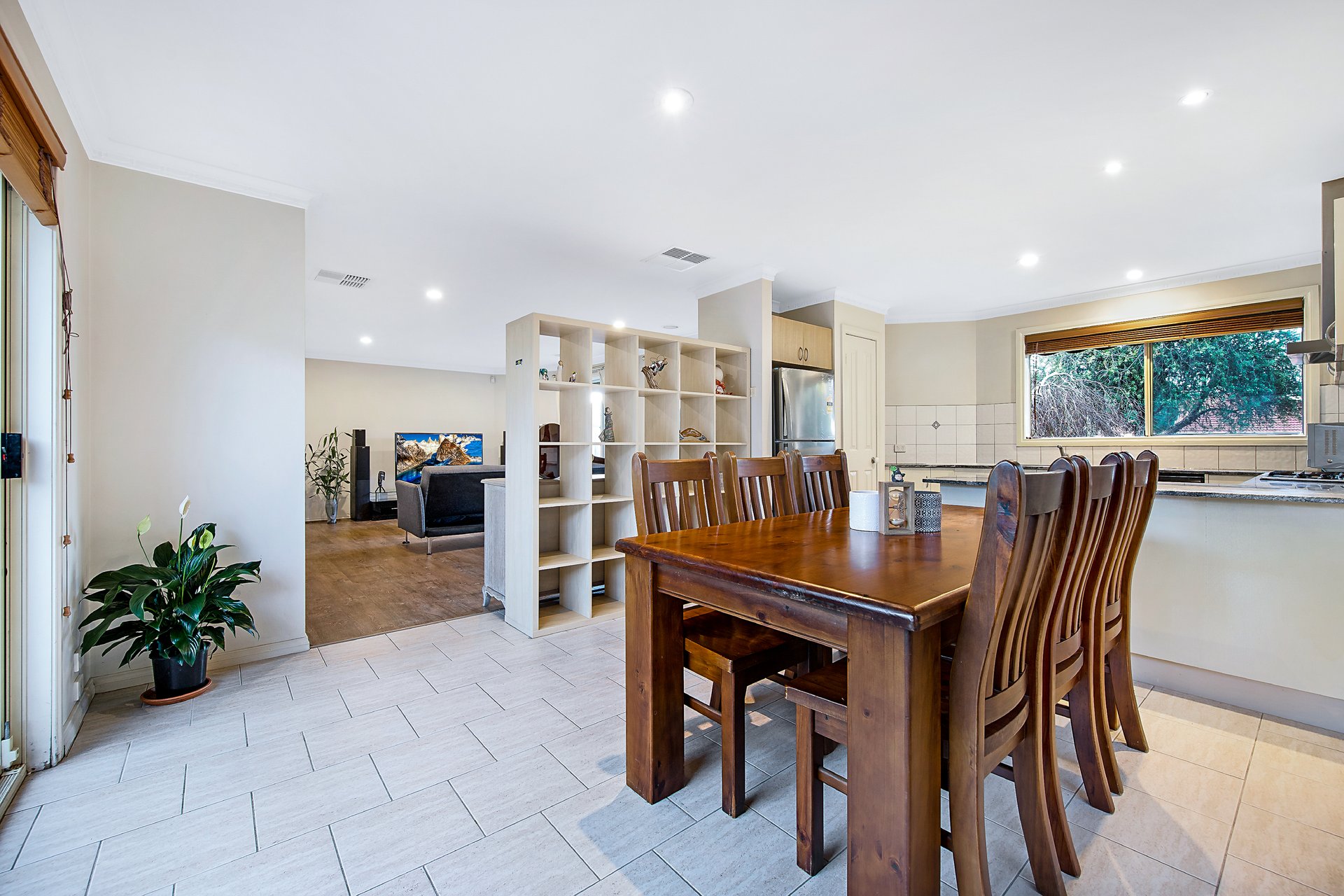 1/21 Fernhurst Drive, Glen Waverley image 5