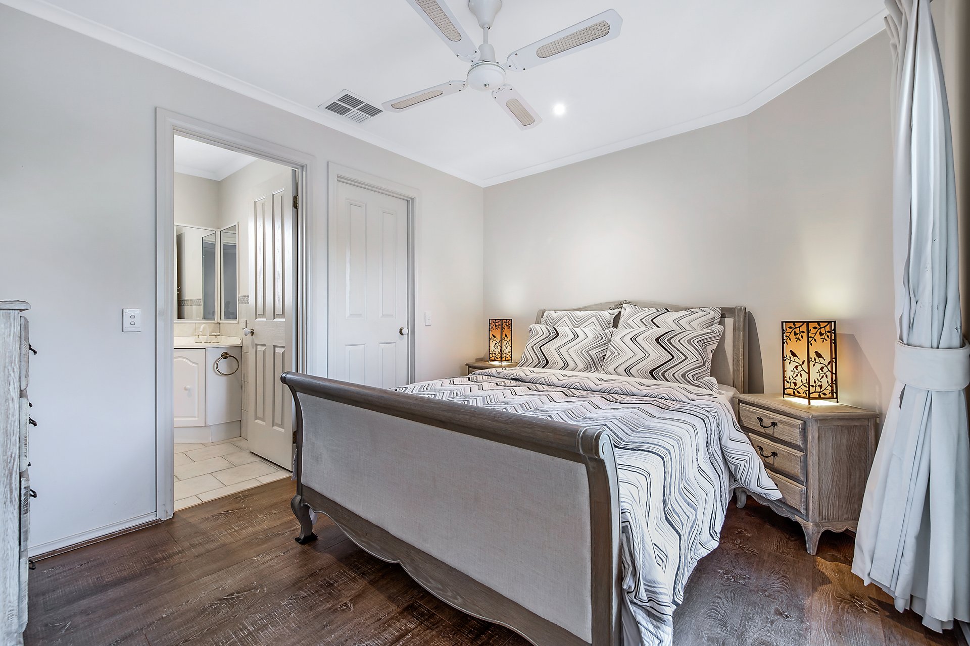 1/21 Fernhurst Drive, Glen Waverley image 8