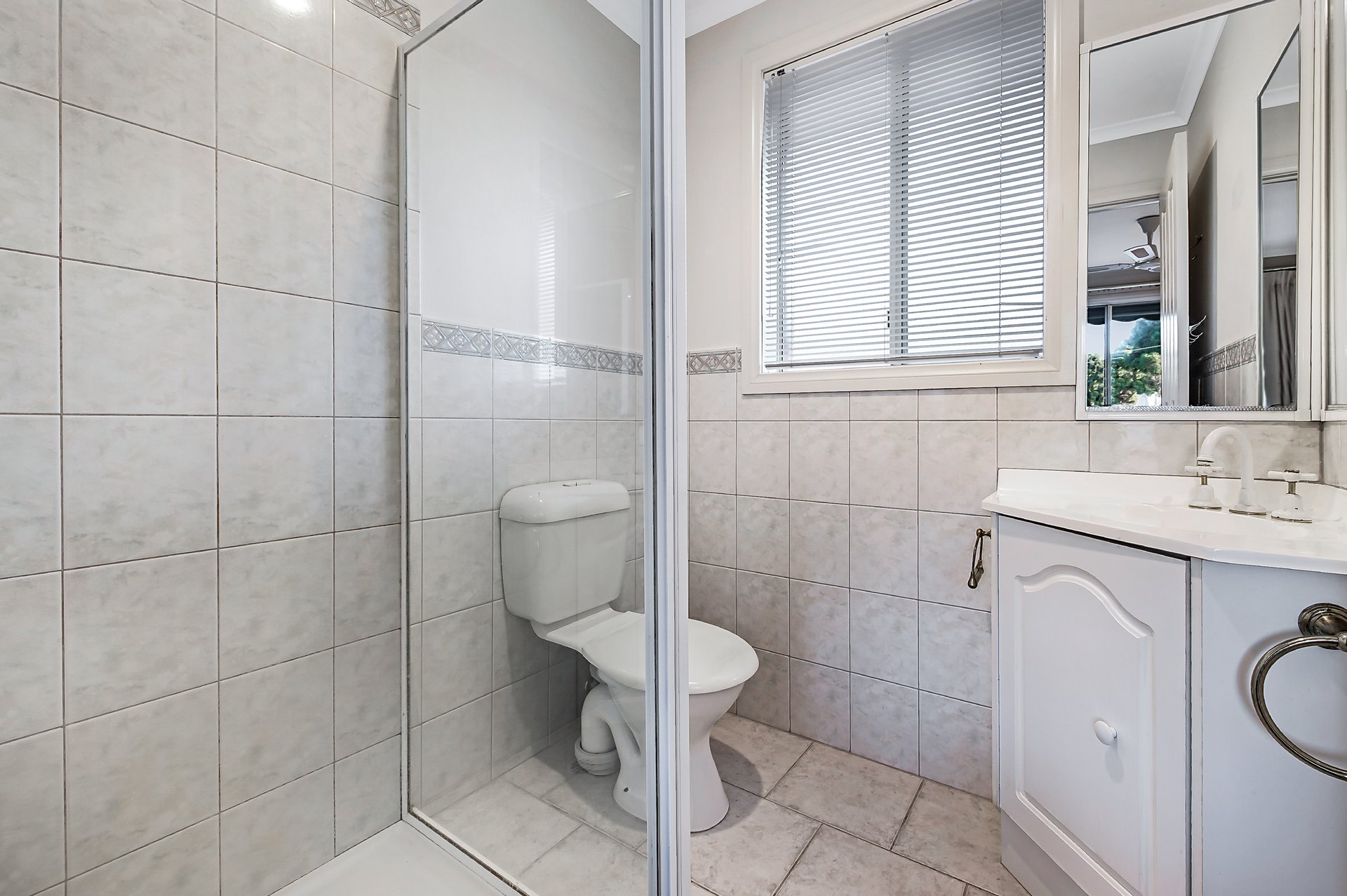 1/21 Fernhurst Drive, Glen Waverley image 9