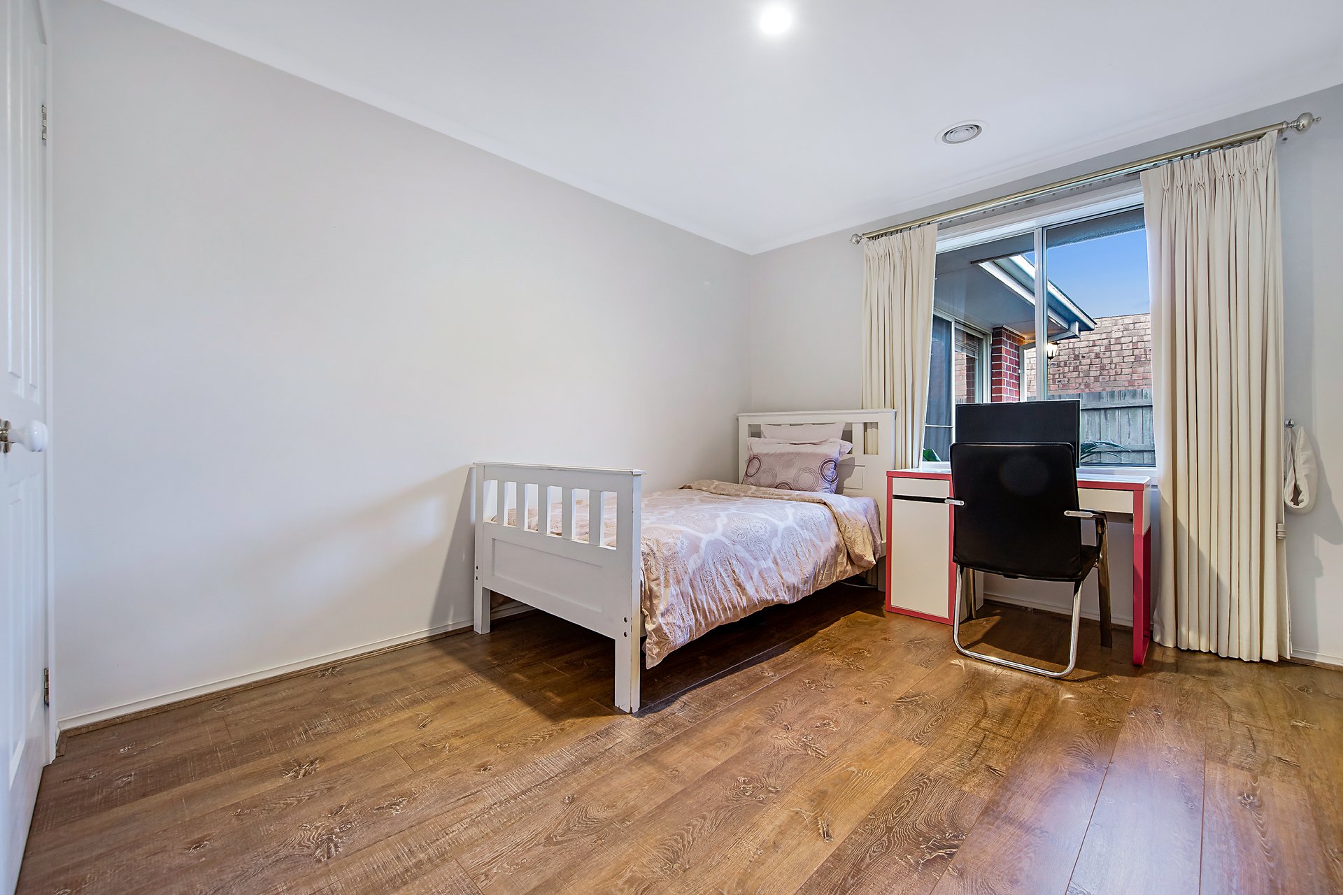 1/21 Fernhurst Drive, Glen Waverley image 10