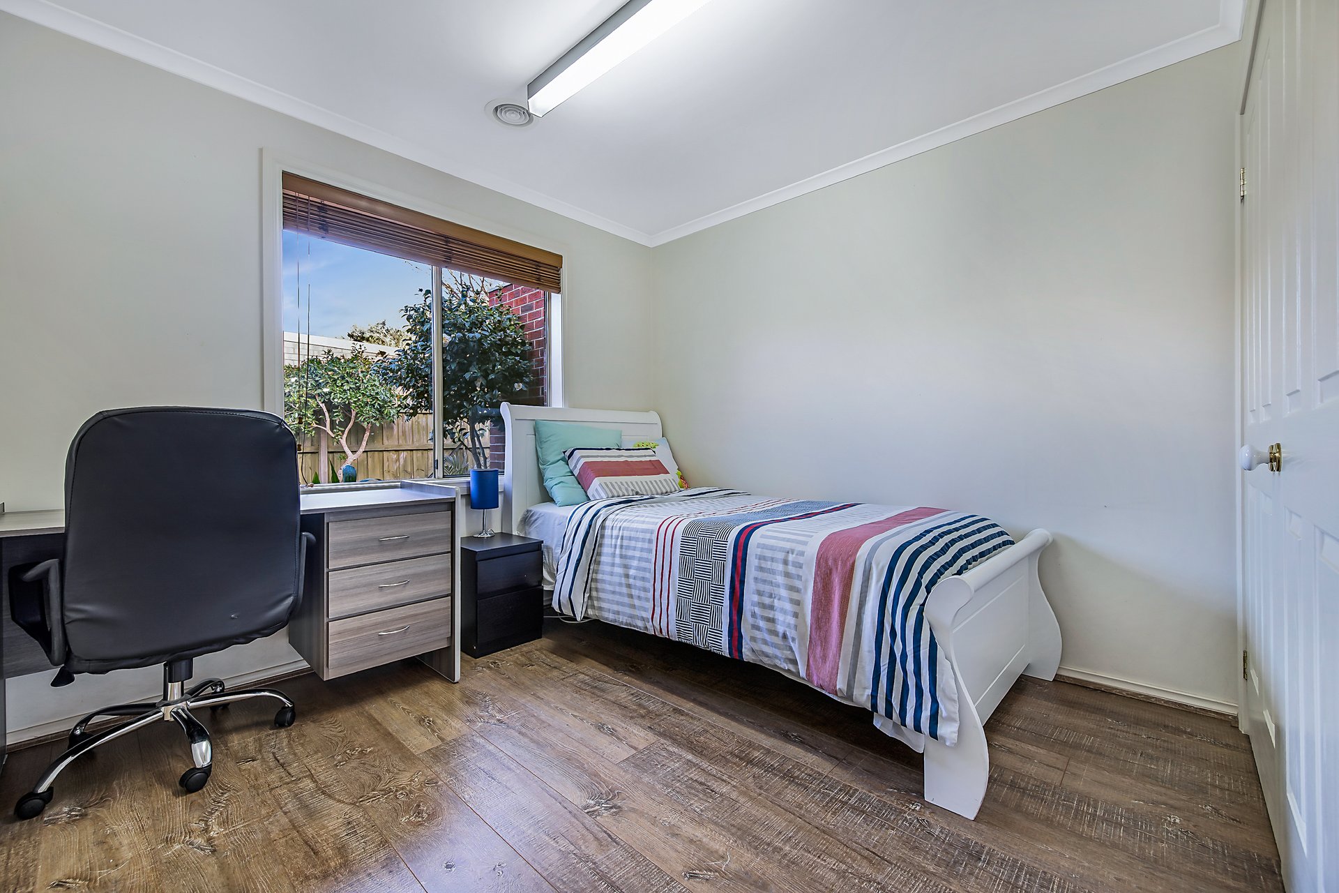 1/21 Fernhurst Drive, Glen Waverley image 11